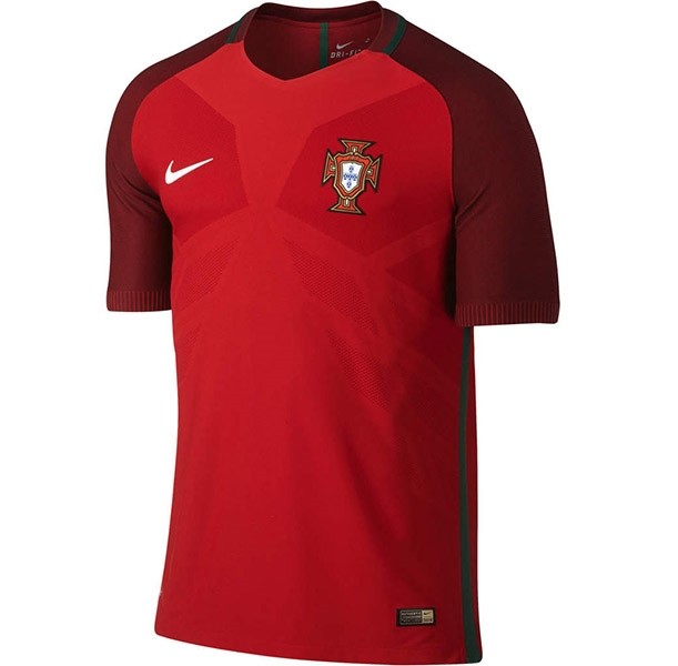 Футболка сборной Португалии по футболу 2015/2016